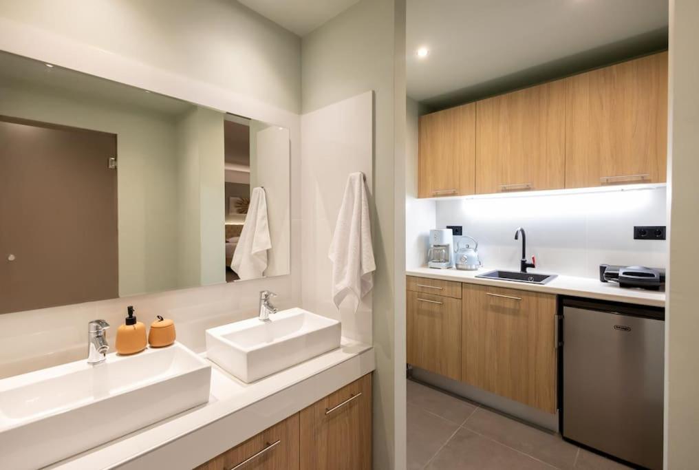 Smaragdi Luxury Jacuzzi Apartment Noho Premium Living Atina Dış mekan fotoğraf