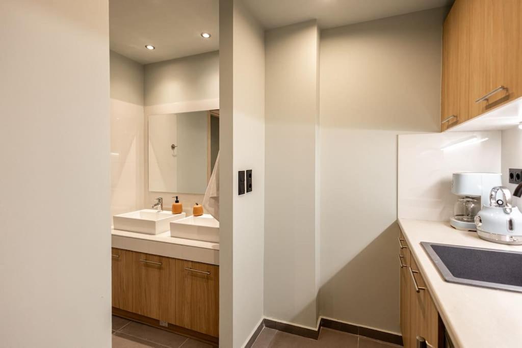 Smaragdi Luxury Jacuzzi Apartment Noho Premium Living Atina Dış mekan fotoğraf