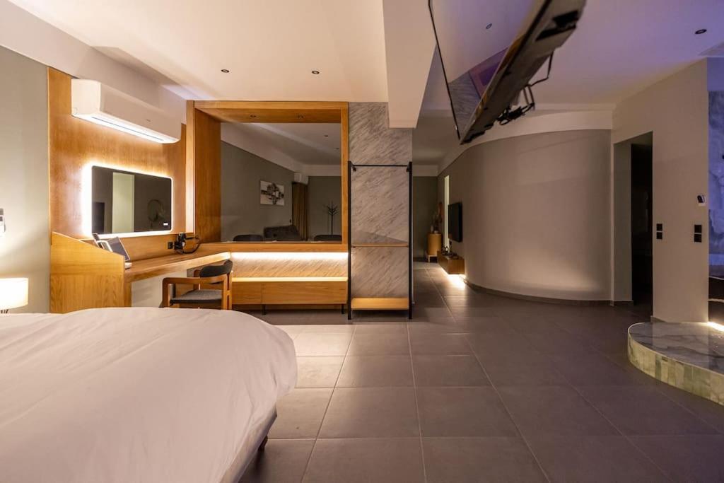 Smaragdi Luxury Jacuzzi Apartment Noho Premium Living Atina Dış mekan fotoğraf