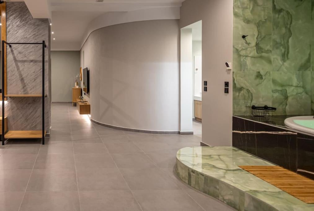 Smaragdi Luxury Jacuzzi Apartment Noho Premium Living Atina Dış mekan fotoğraf