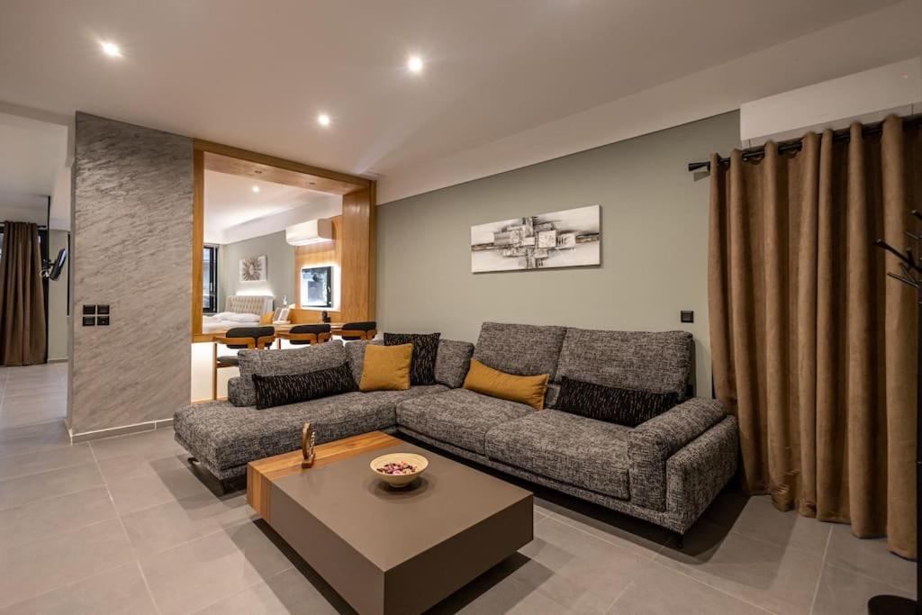 Smaragdi Luxury Jacuzzi Apartment Noho Premium Living Atina Dış mekan fotoğraf