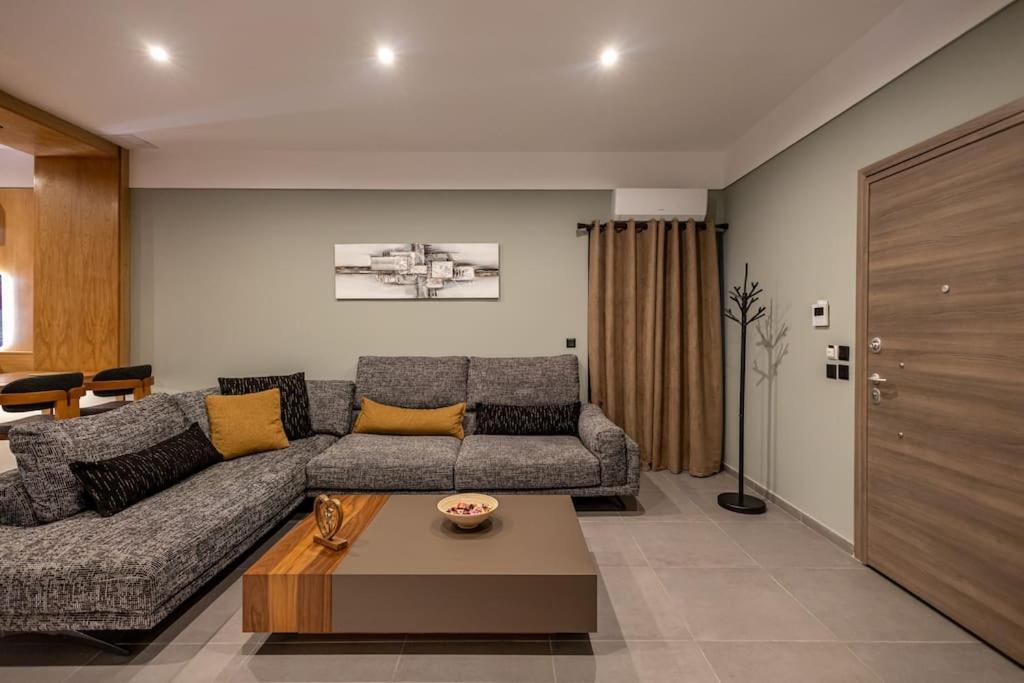 Smaragdi Luxury Jacuzzi Apartment Noho Premium Living Atina Dış mekan fotoğraf