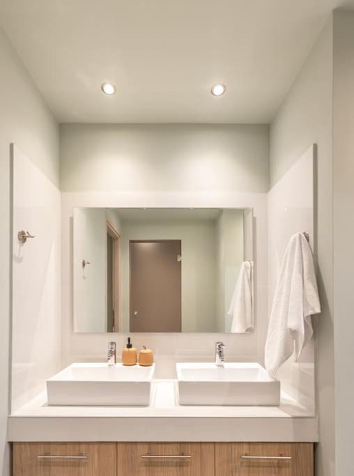 Smaragdi Luxury Jacuzzi Apartment Noho Premium Living Atina Dış mekan fotoğraf