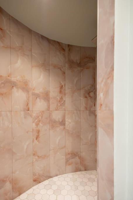 Smaragdi Luxury Jacuzzi Apartment Noho Premium Living Atina Dış mekan fotoğraf