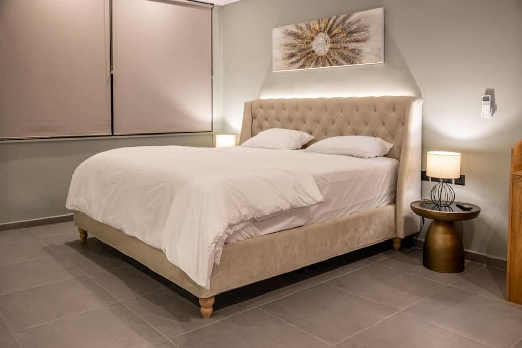 Smaragdi Luxury Jacuzzi Apartment Noho Premium Living Atina Dış mekan fotoğraf