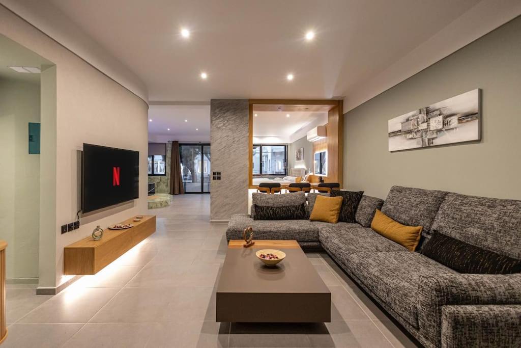 Smaragdi Luxury Jacuzzi Apartment Noho Premium Living Atina Dış mekan fotoğraf